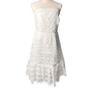 Item #A066 Gracia Romantic White Embroidered Lace Dress – Size M (NWT)
